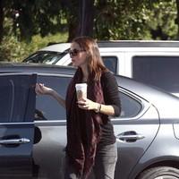 Jennifer Garner stops at Starbucks on her way to a hospital | Picture 93742